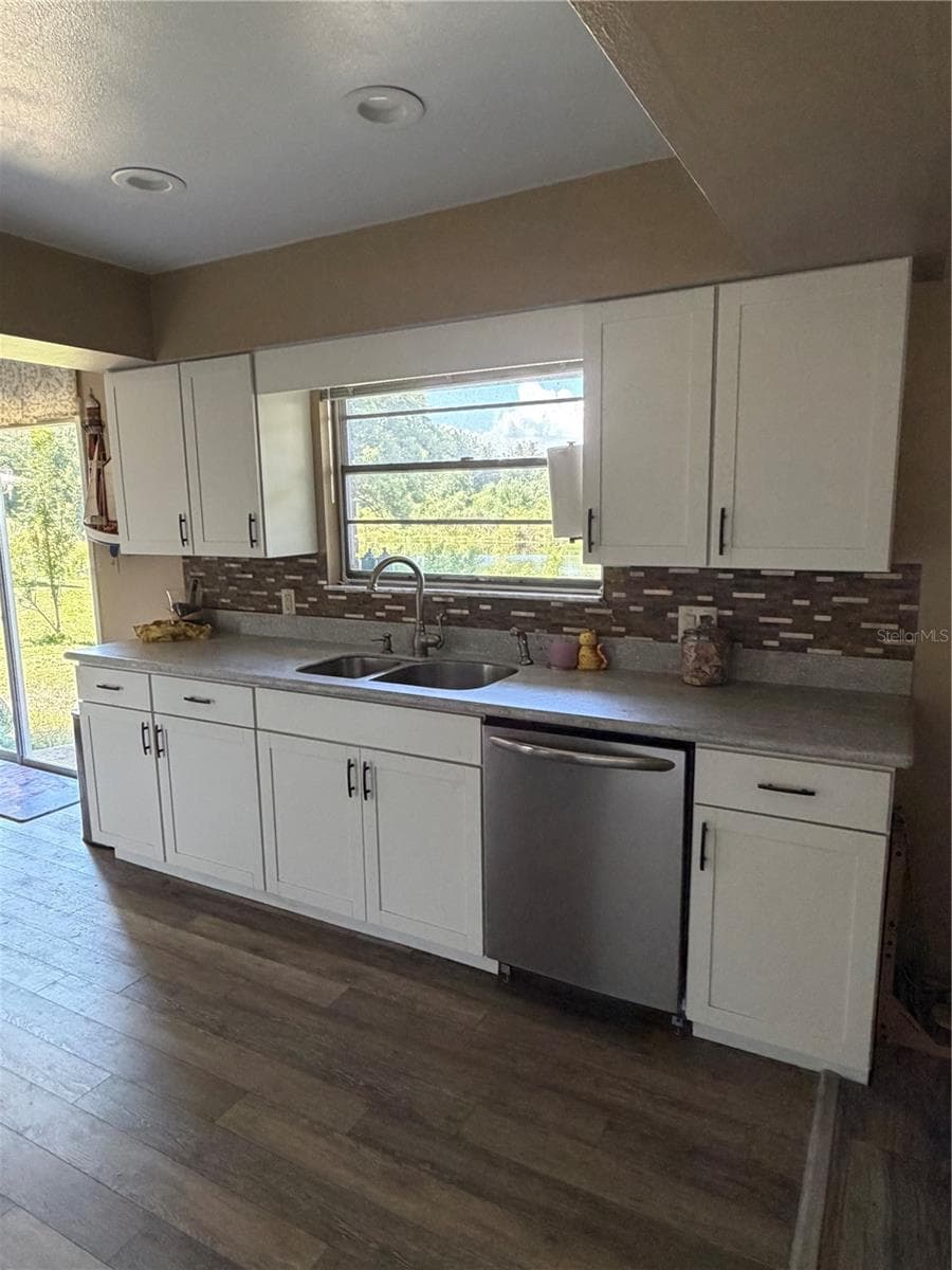 Sink, dishwasher and Lakeview side of Kitchen - 34205 RADIO RD, LEESBURG