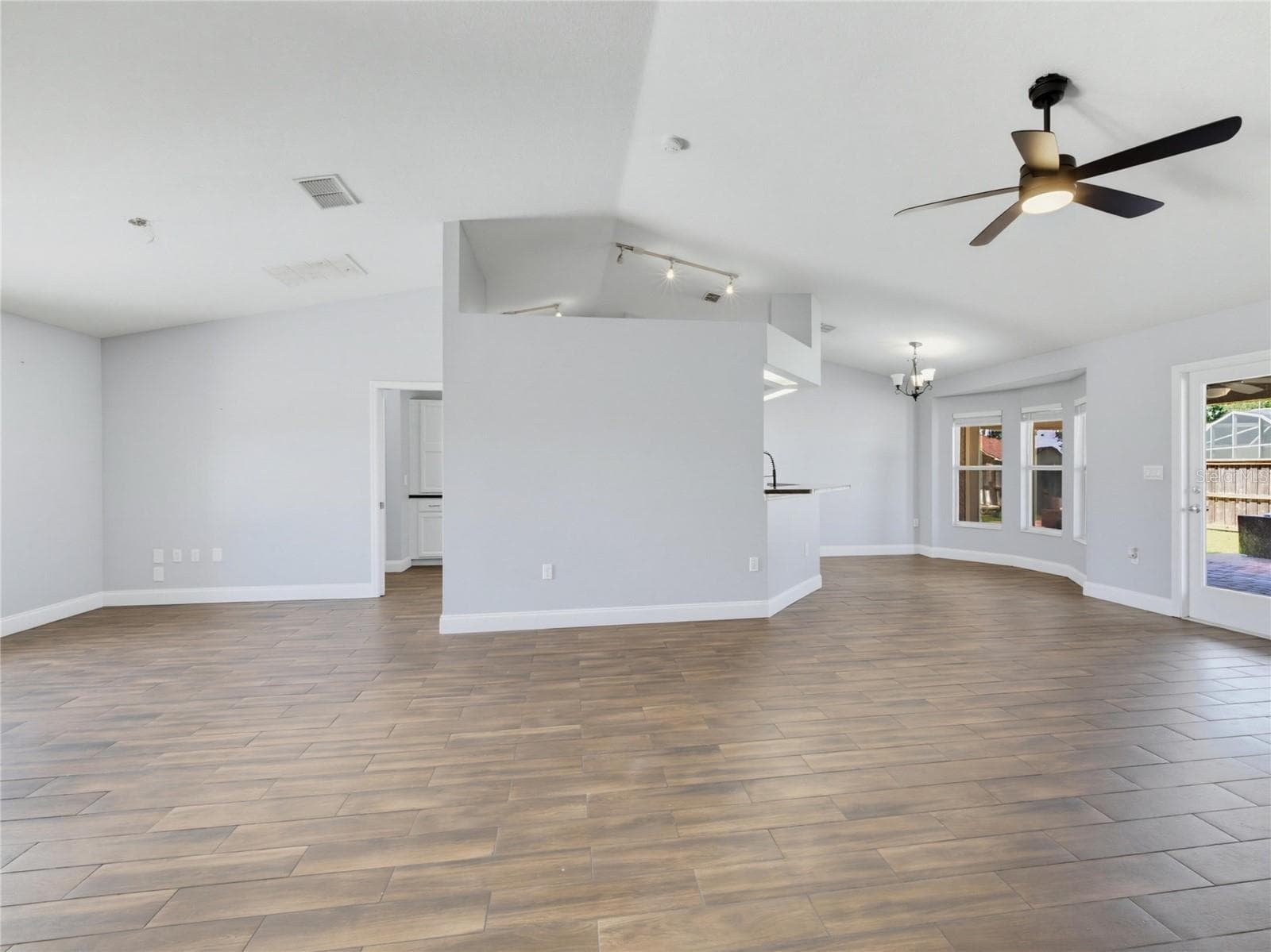 Single Family Residence at 5719 SWEETHEART CT, ST CLOUD, photo 29 of 49
