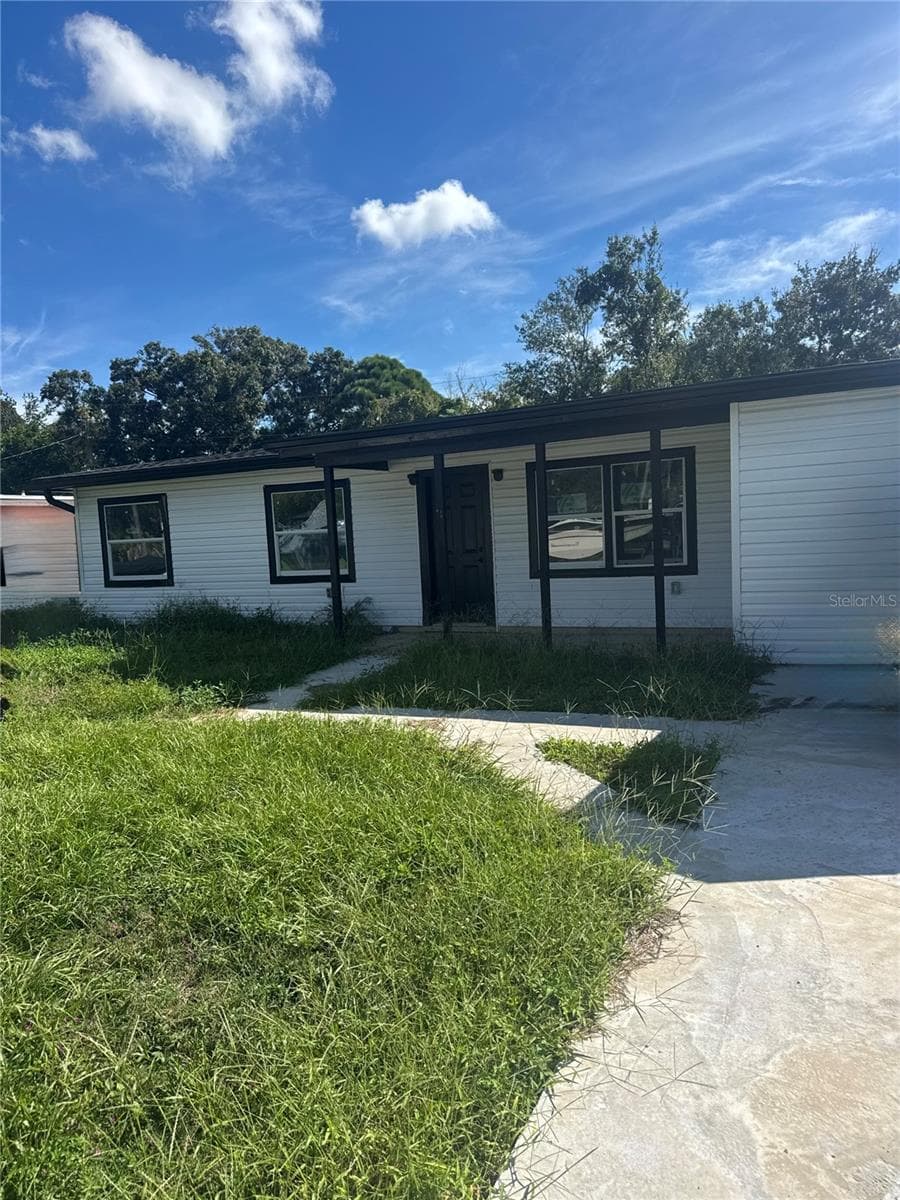 205 EMERALD LN