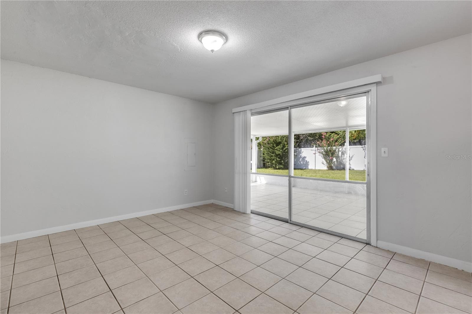 Single Family Residence at 1270 E FOWLER DR, DELTONA, photo 8 of 31