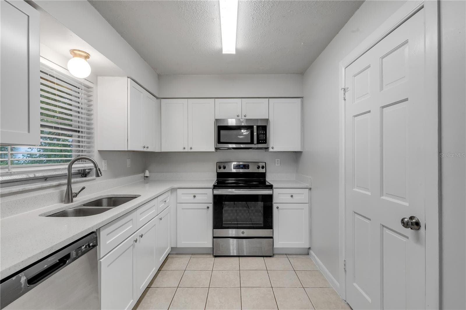 Single Family Residence at 1270 E FOWLER DR, DELTONA, photo 13 of 31