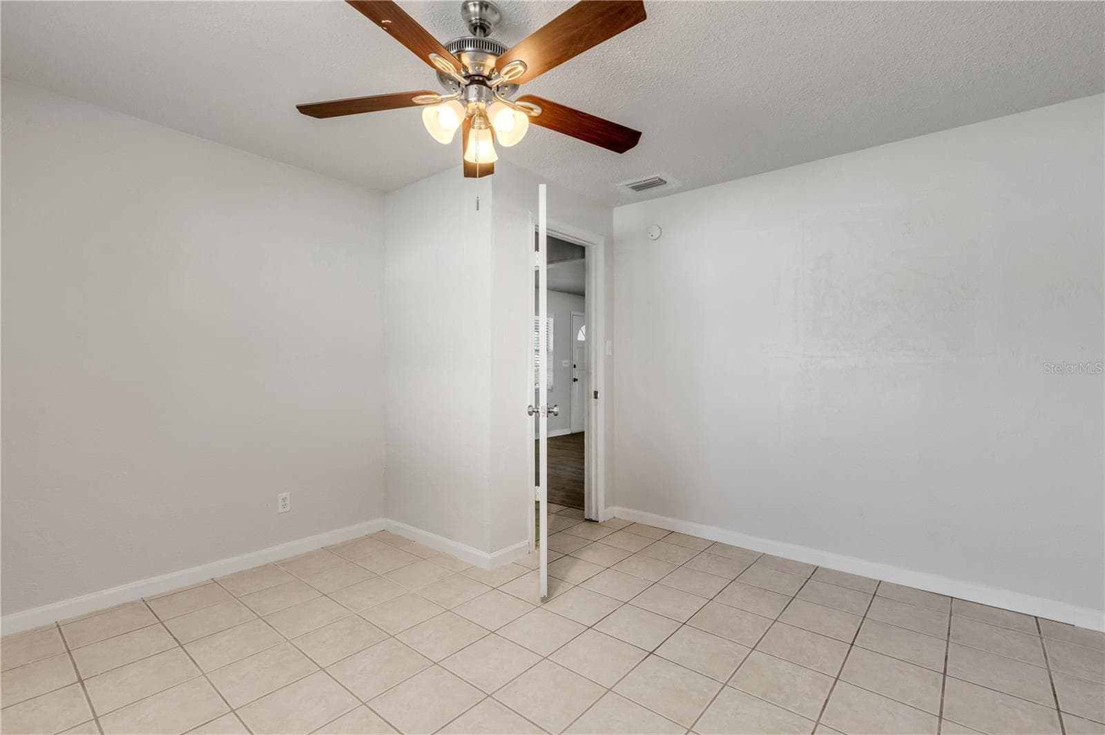Single Family Residence at 1270 E FOWLER DR, DELTONA, photo 18 of 31