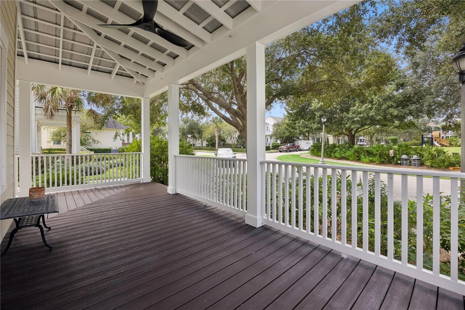 Spacious front porch overlooking park - 1362 UNION CLUB DR, WINTER GARDEN