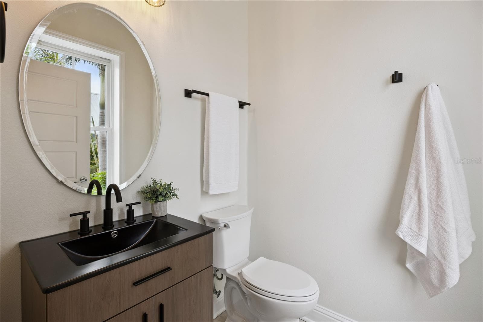 Powder bathroom downstairs - 1362 UNION CLUB DR, WINTER GARDEN