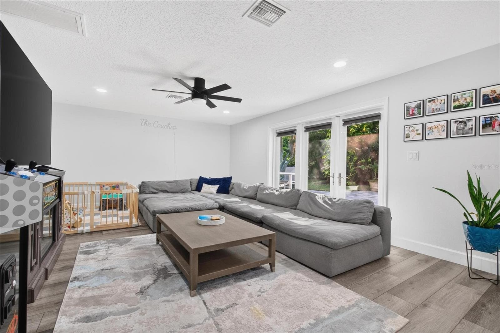 Single Family Residence at 1002 N FLORIDA AVE, TARPON SPRINGS, photo 11 of 36