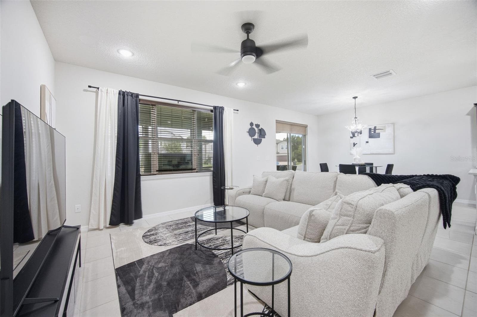 Living room - 19271 MOSSY PINE DR, TAMPA