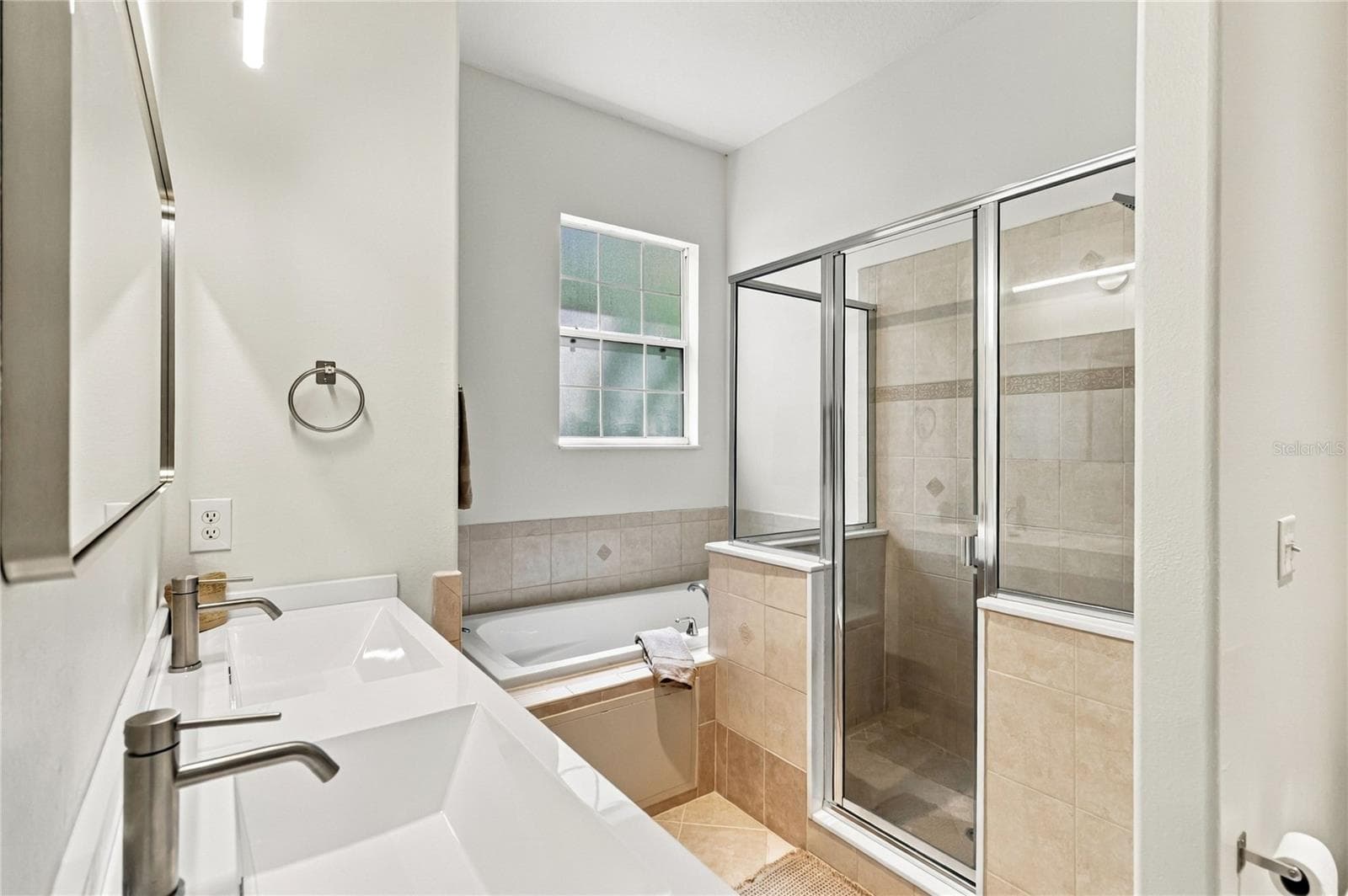 Single Family Residence at 1222 NOBLE PL, ORLANDO, photo 11 of 19