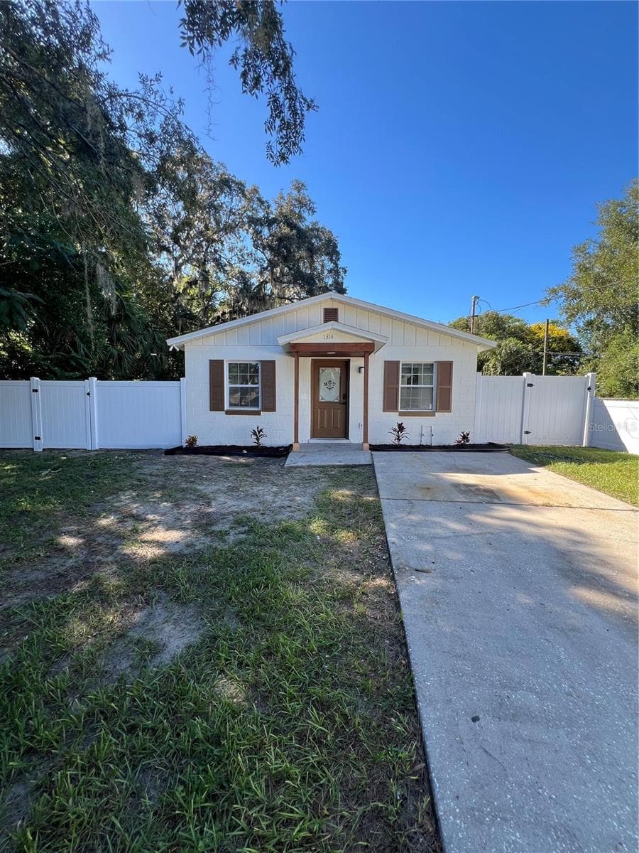1314 ROBIE AVE
