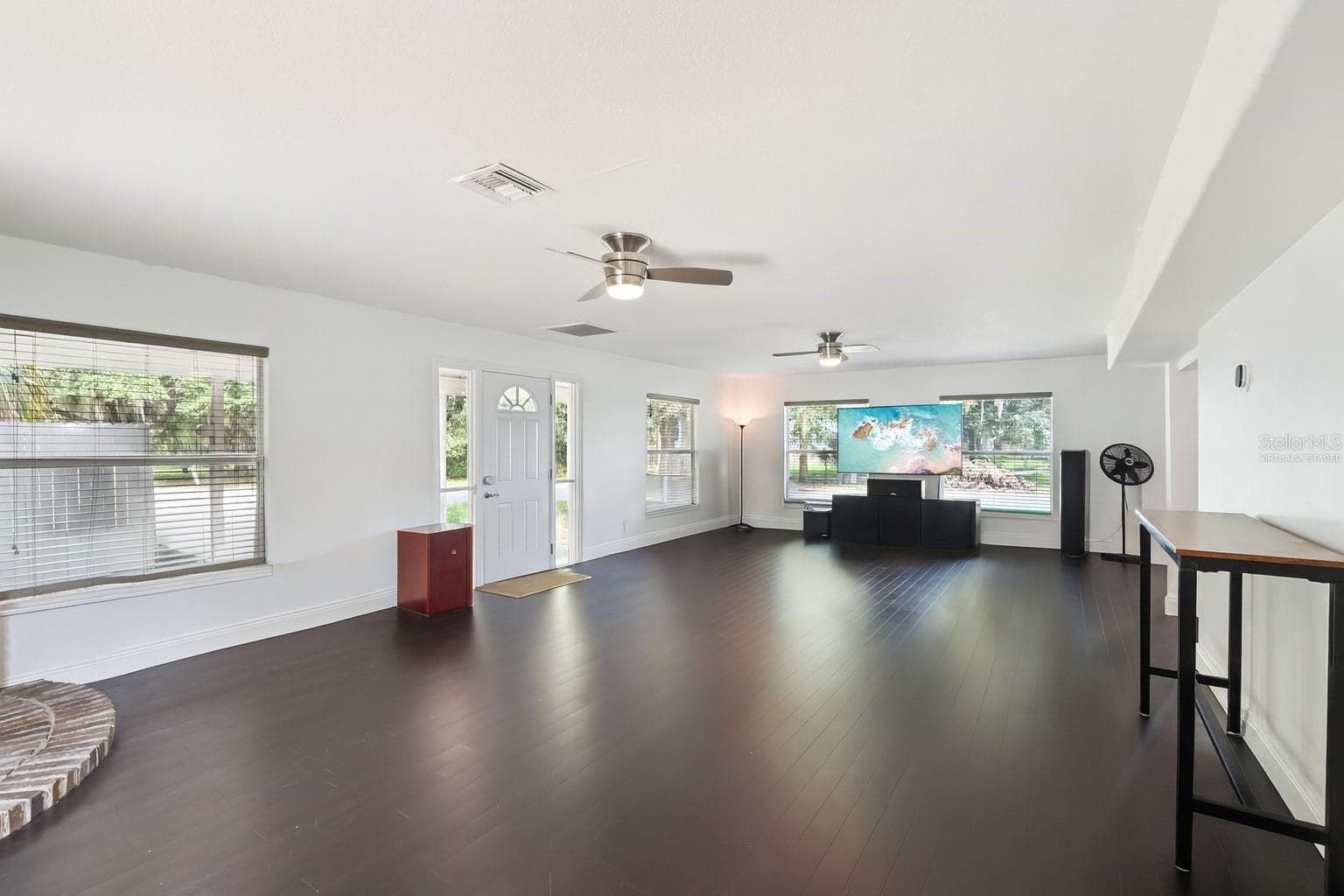 Virtually Staged - 7247 TREASURE ISLAND RD, LEESBURG