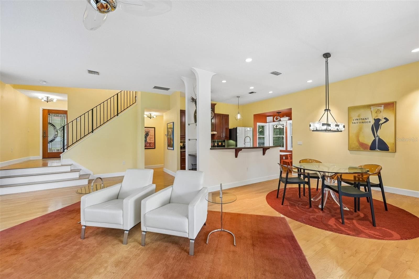 Single Family Residence at 817 OAK VISTA DR, SARASOTA, photo 4 of 39