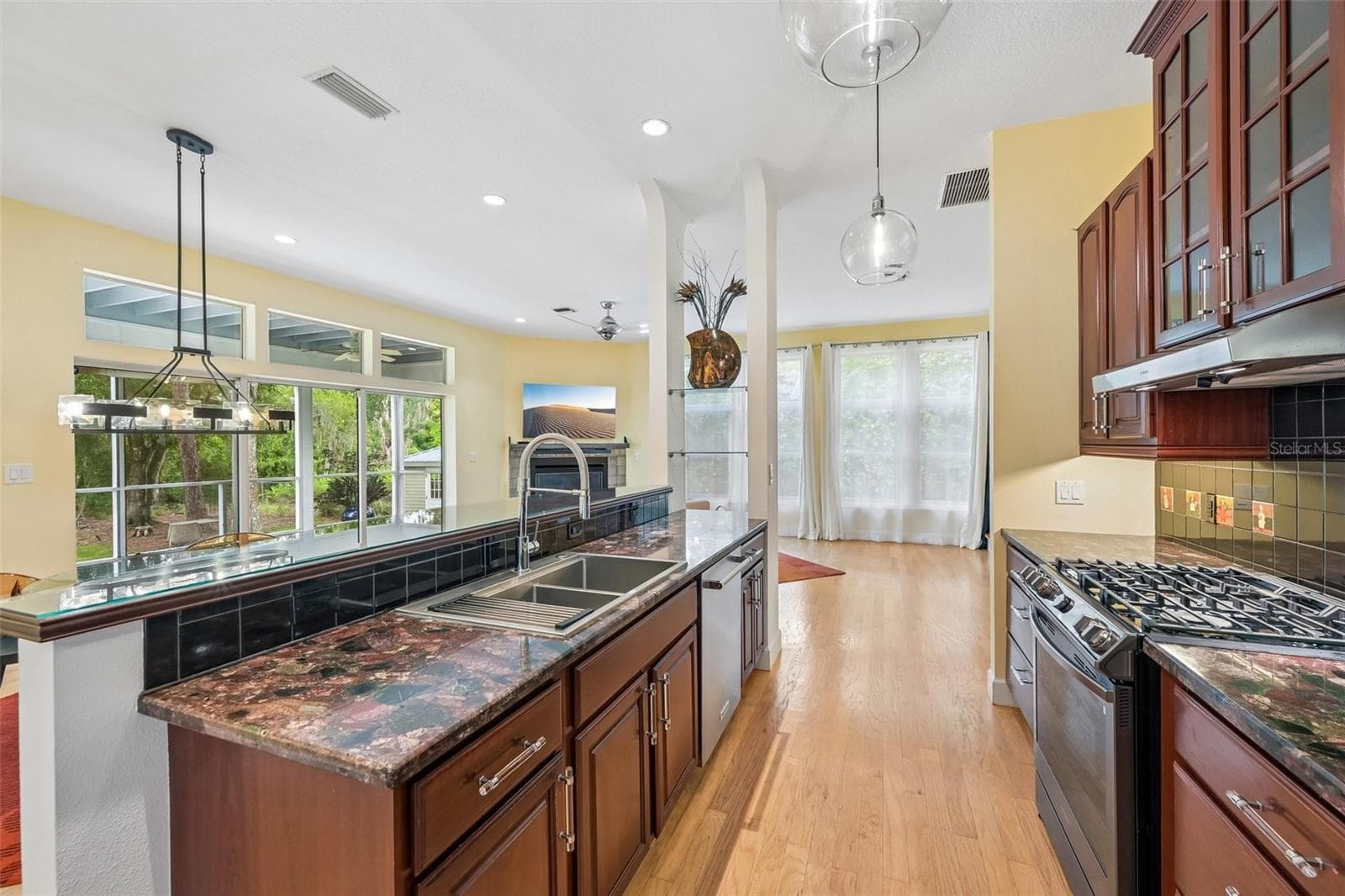 Single Family Residence at 817 OAK VISTA DR, SARASOTA, photo 9 of 39