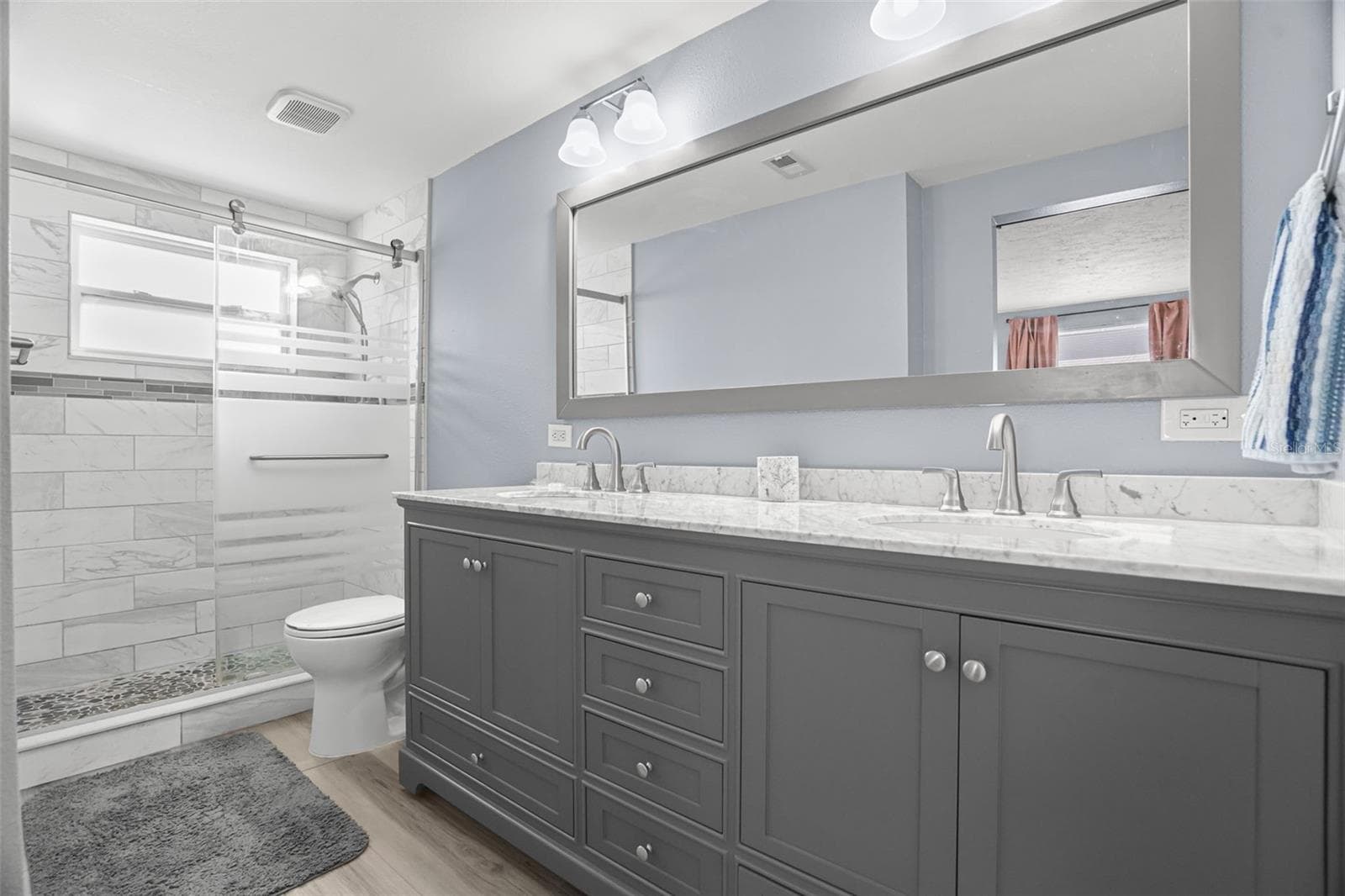 Primary ensuite bath - 4916 POMPANO DR, NEW PORT RICHEY