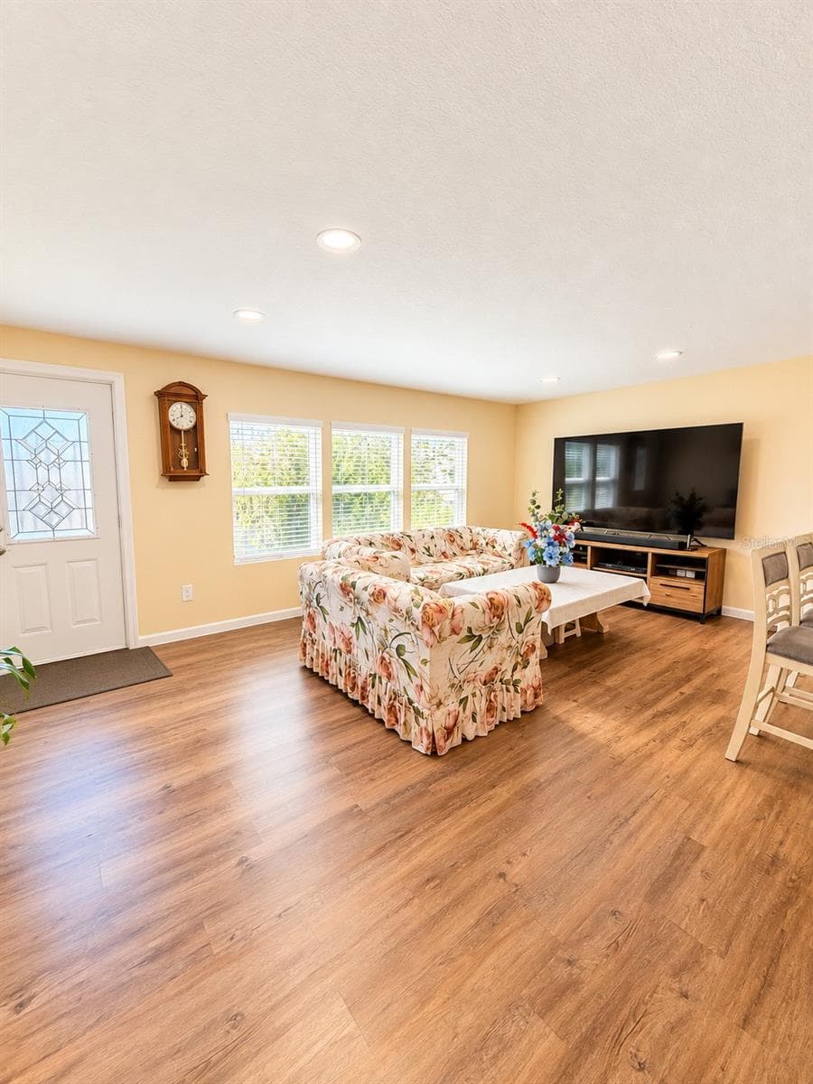 Mobile Home at 921 FAITH CIR E #35, BRADENTON, photo 2 of 25