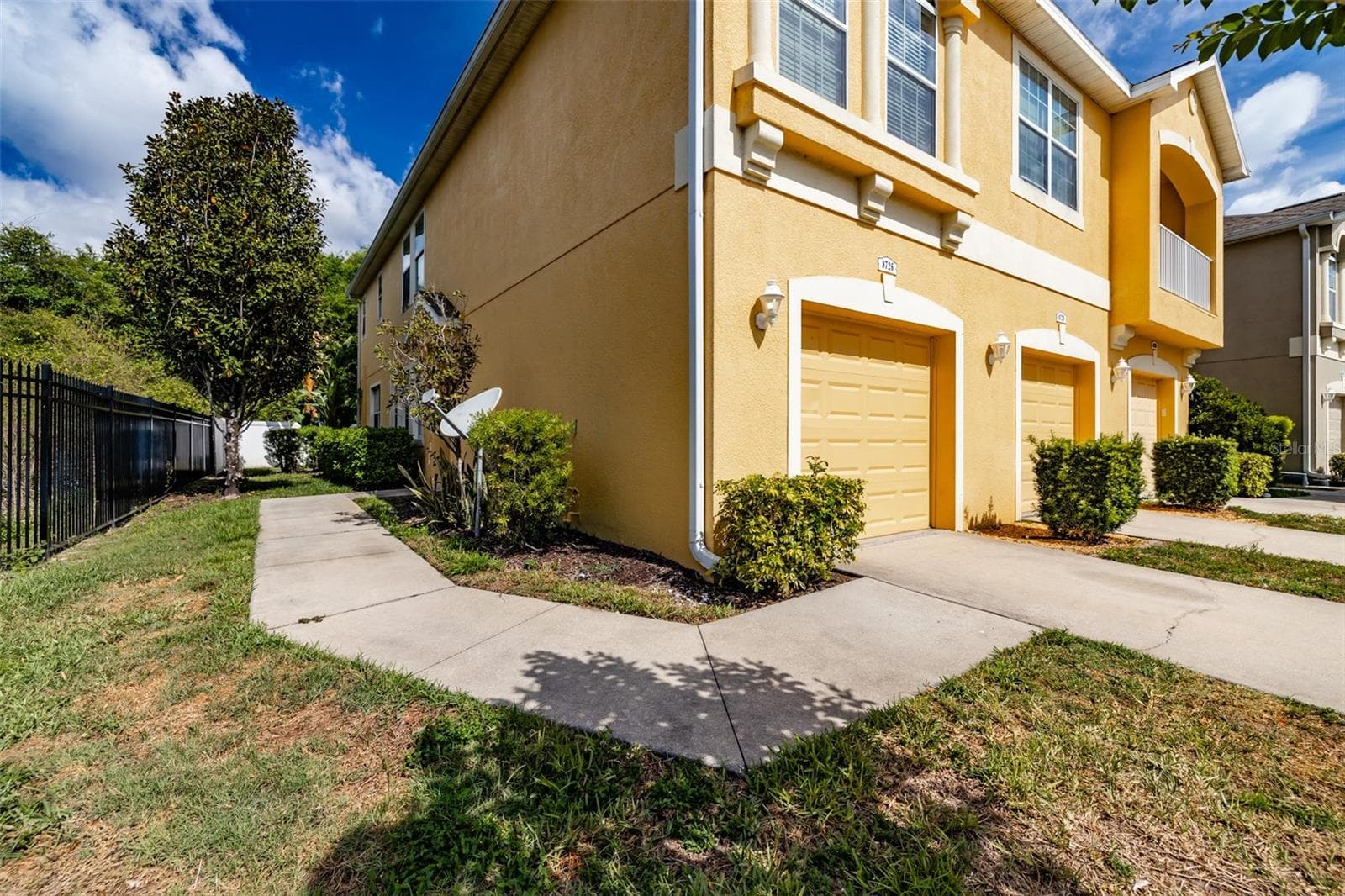 Townhouse at 8726 MOONLIT MEADOWS LOOP, RIVERVIEW, photo 2 of 35