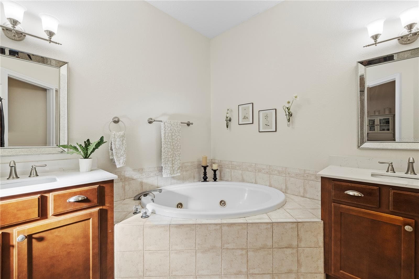 Single Family Residence at 5064 CREEKSIDE TRL, SARASOTA, photo 23 of 41