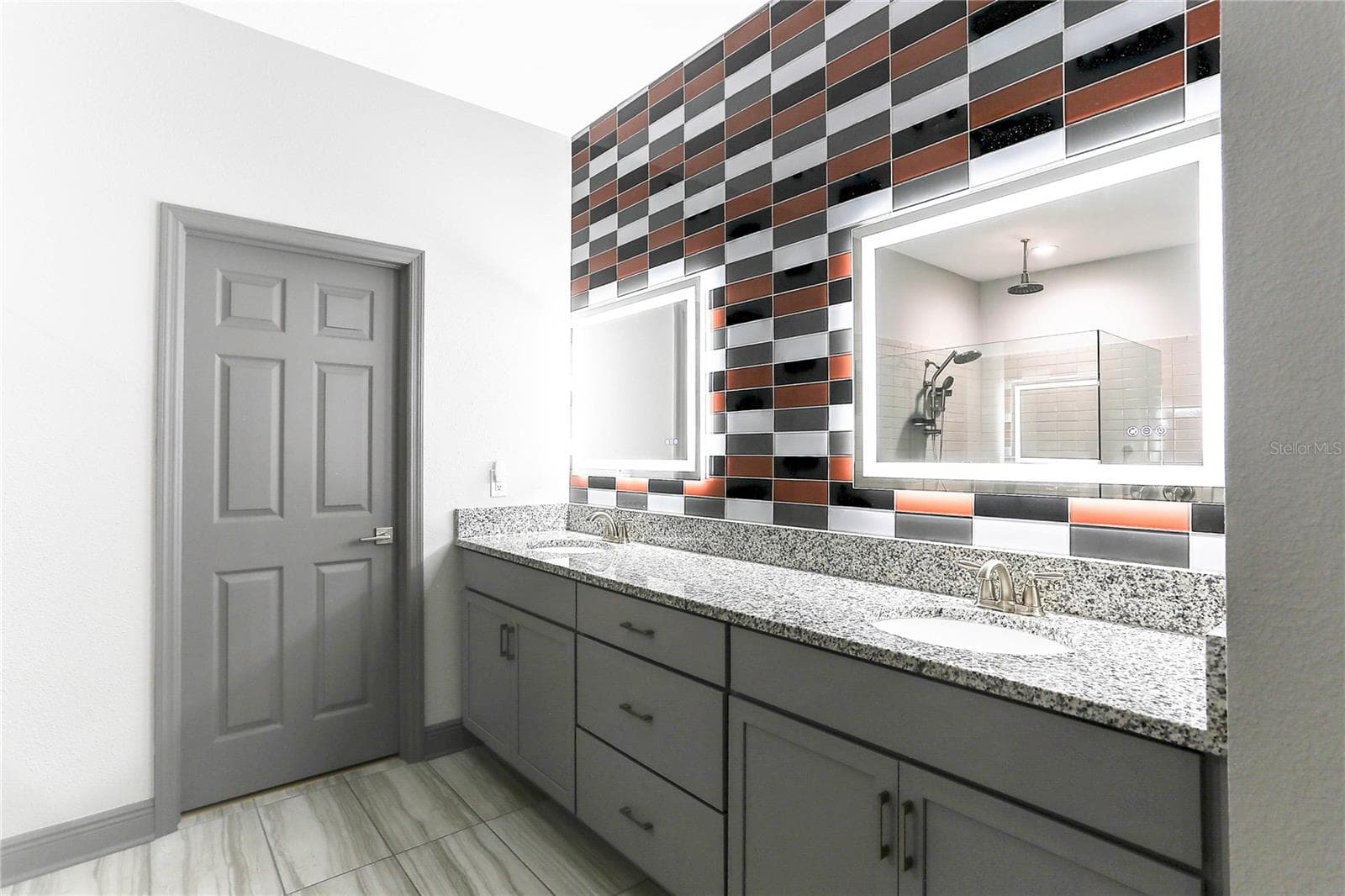 Primary Bath Double Sinks Lighted Mirrors Closet - 19357 HAWK VALLEY DR, TAMPA