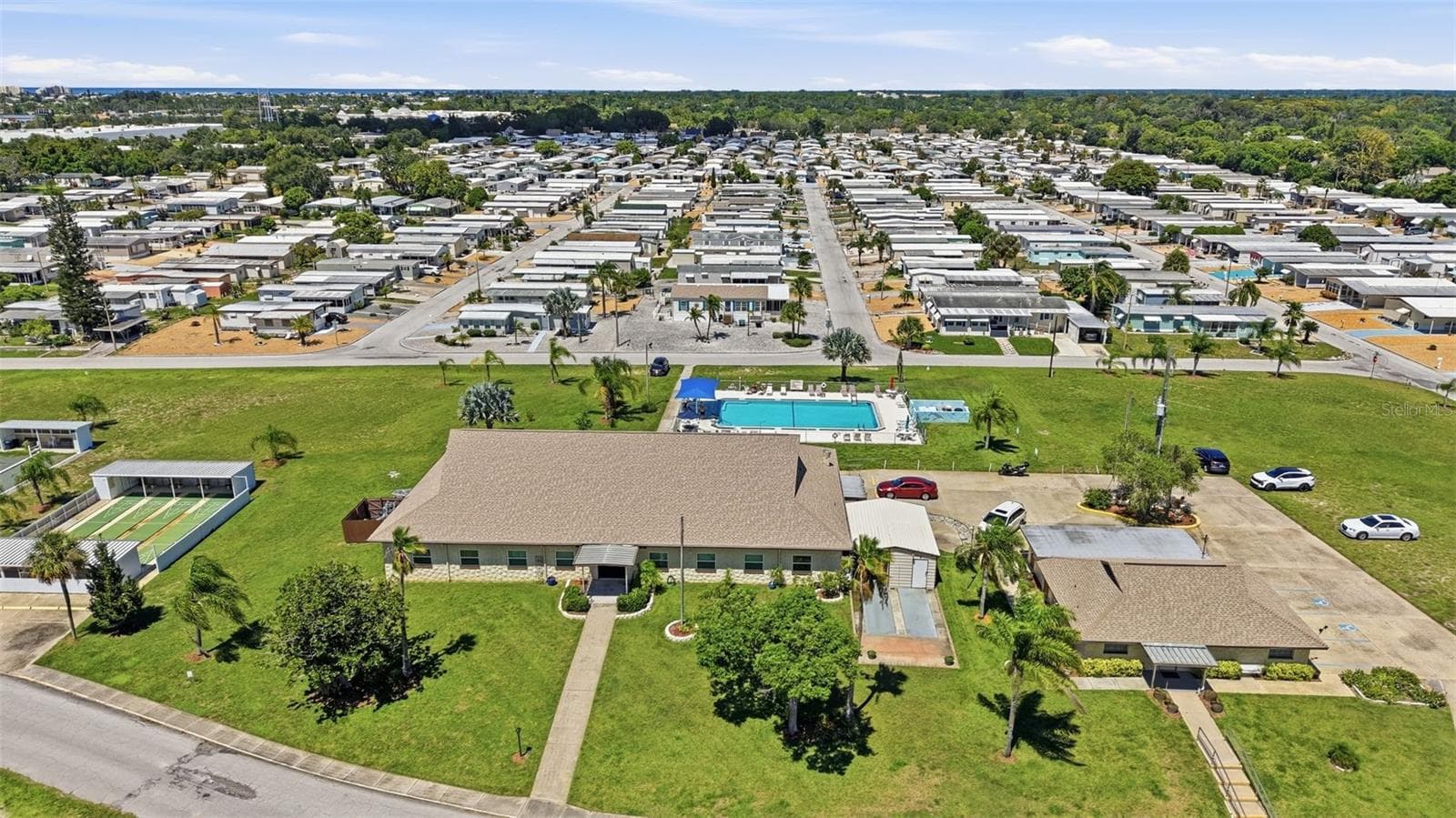 Amazing Clubhouse - 12117 CARTWRIGHT DR, HUDSON