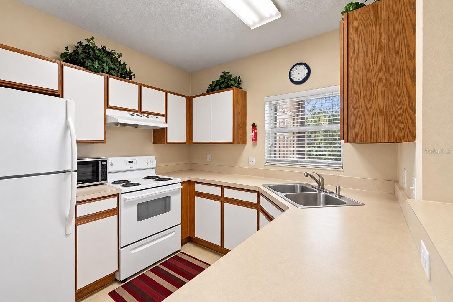 Townhouse at 3306 BROKEN BOW DR, LAND O LAKES, photo 8 of 35