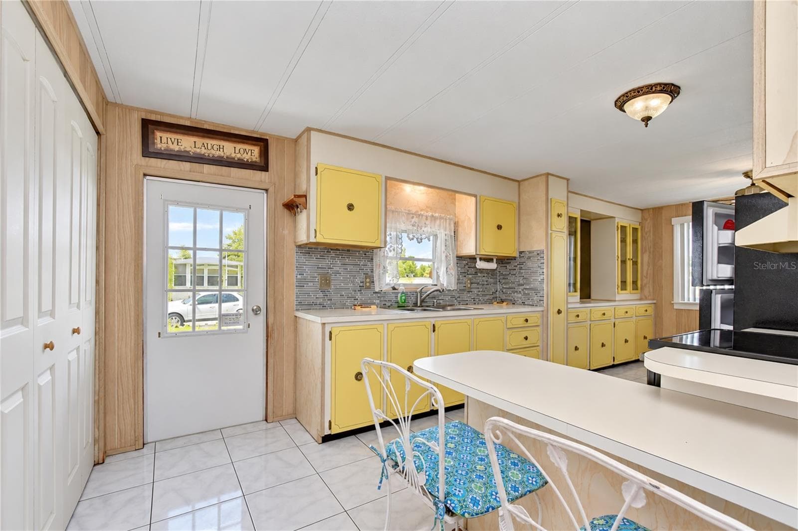 Kitchen Entrance View - 4710 WINDY LN, ZEPHYRHILLS