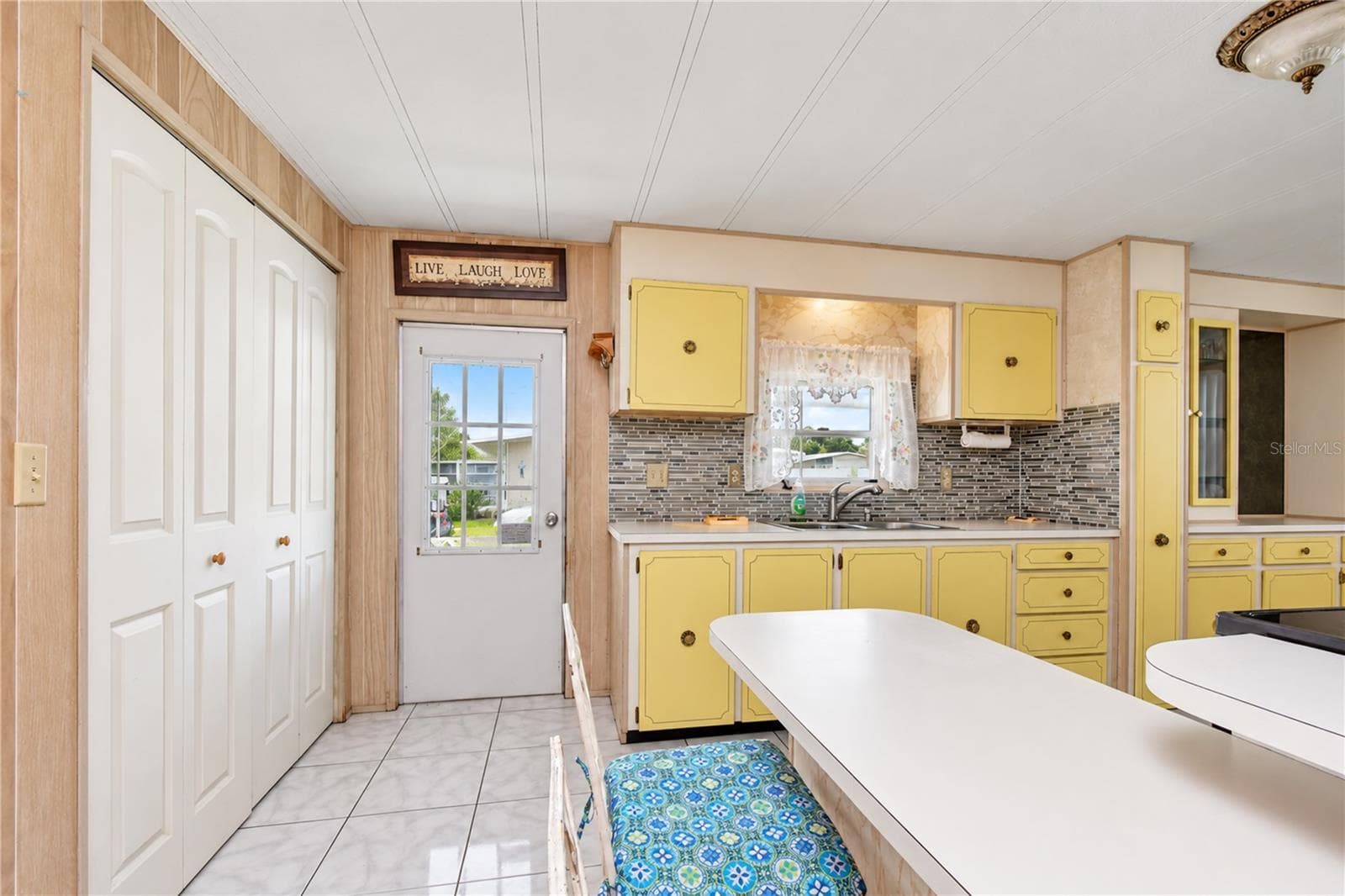 Kitchen - 4710 WINDY LN, ZEPHYRHILLS