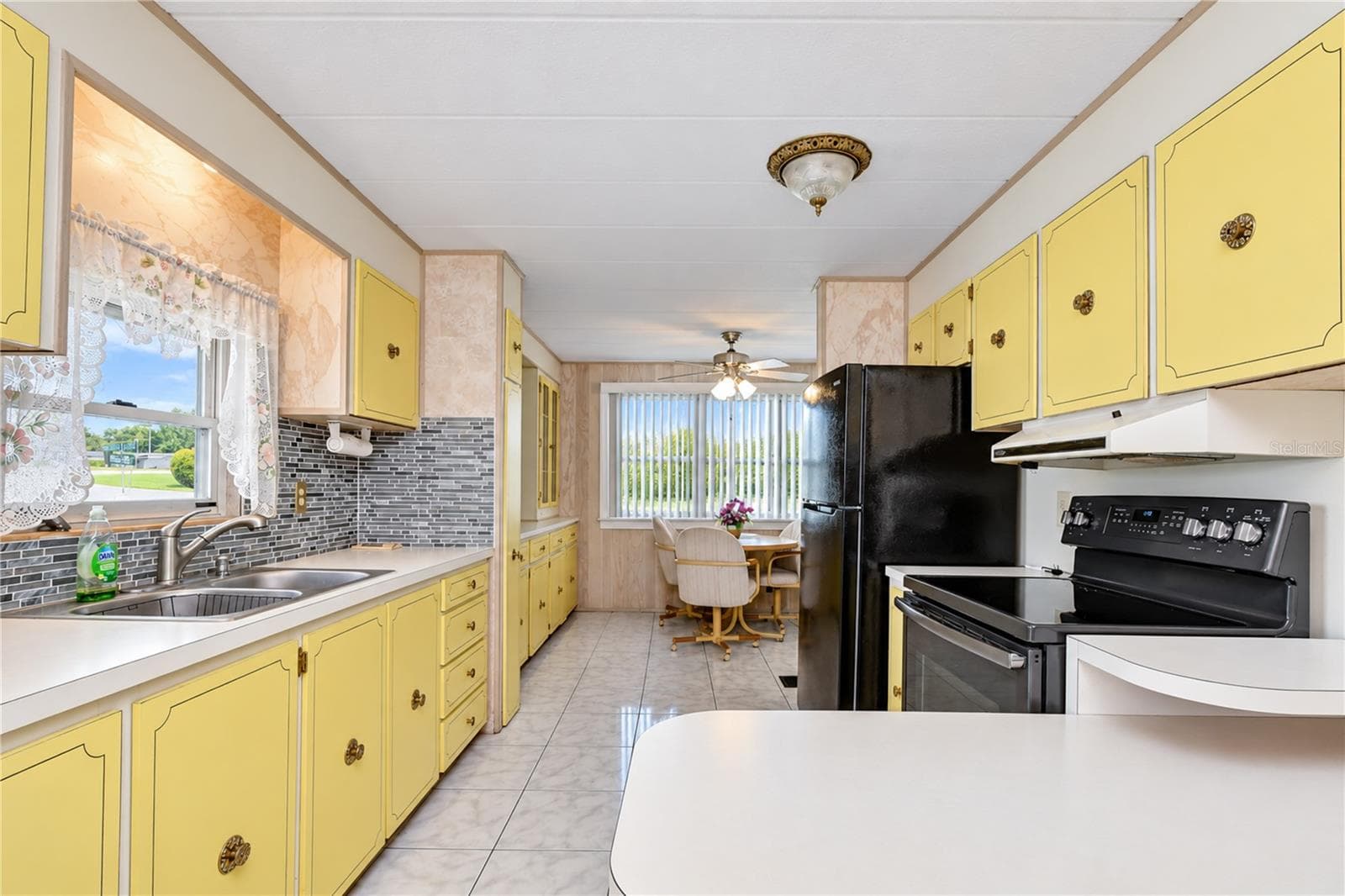 Kitchen - 4710 WINDY LN, ZEPHYRHILLS