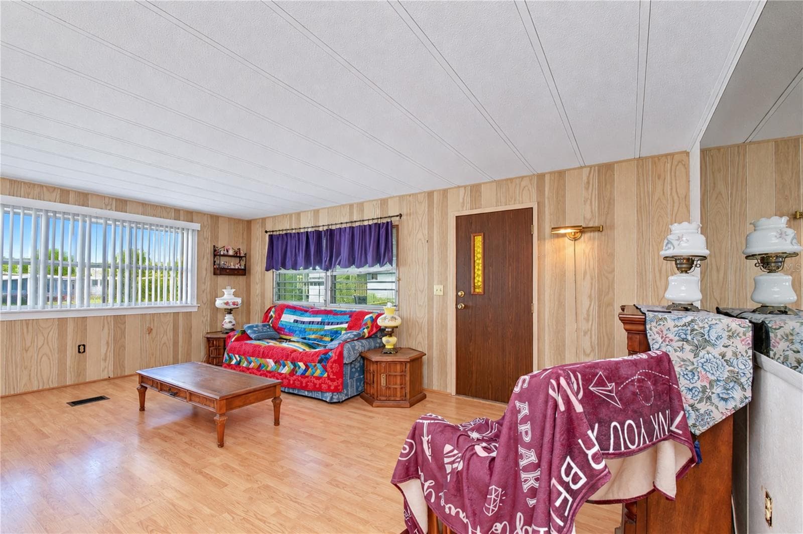 Living Room - 4710 WINDY LN, ZEPHYRHILLS