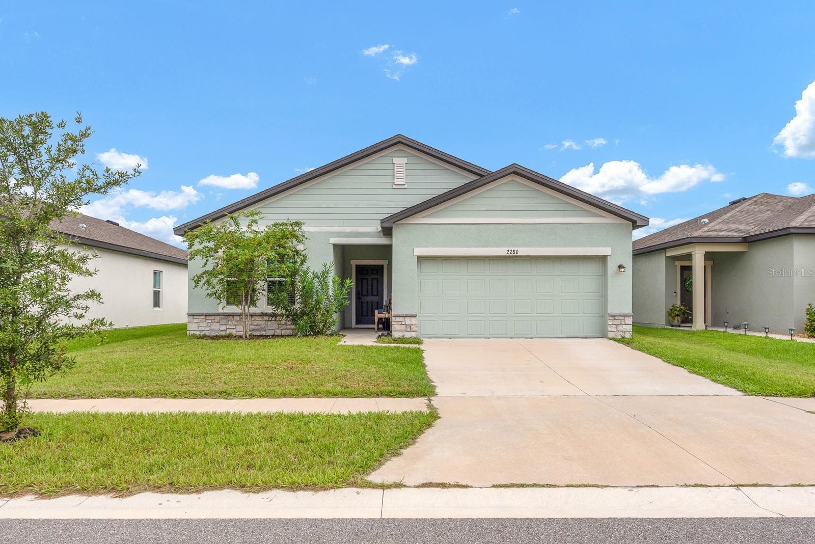 2280 HARRIS HAWK AVE