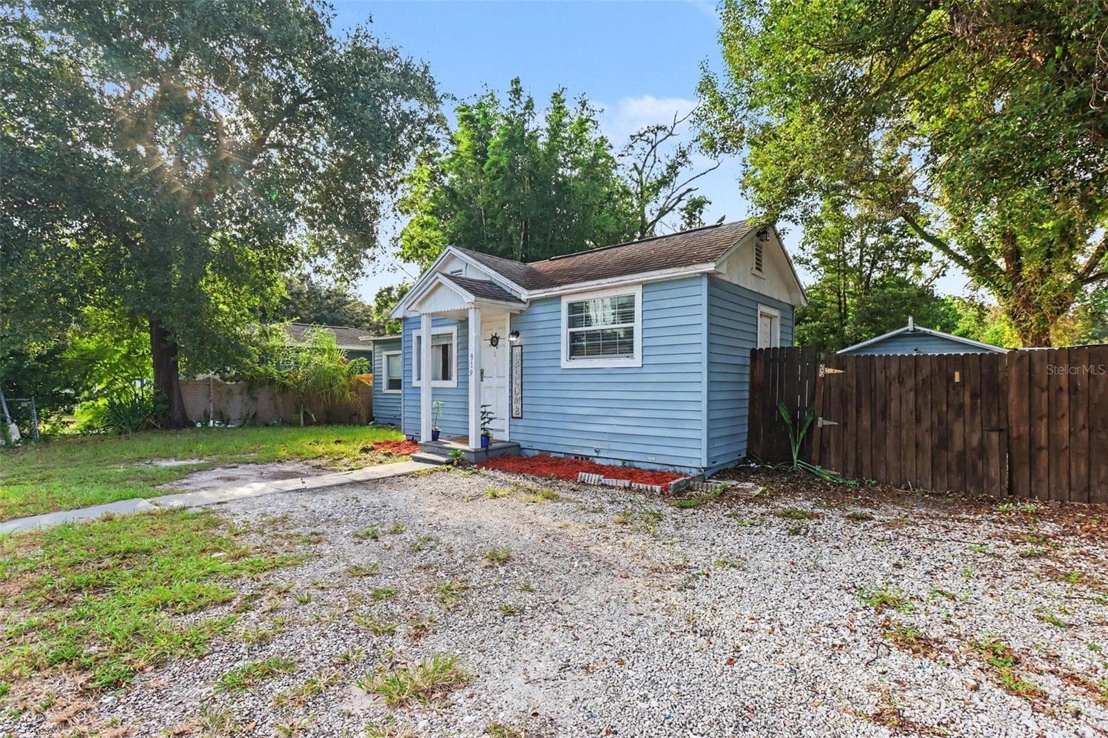 Single Family Residence at 919 E BOUGAINVILLEA AVE, TAMPA, photo 4 of 18