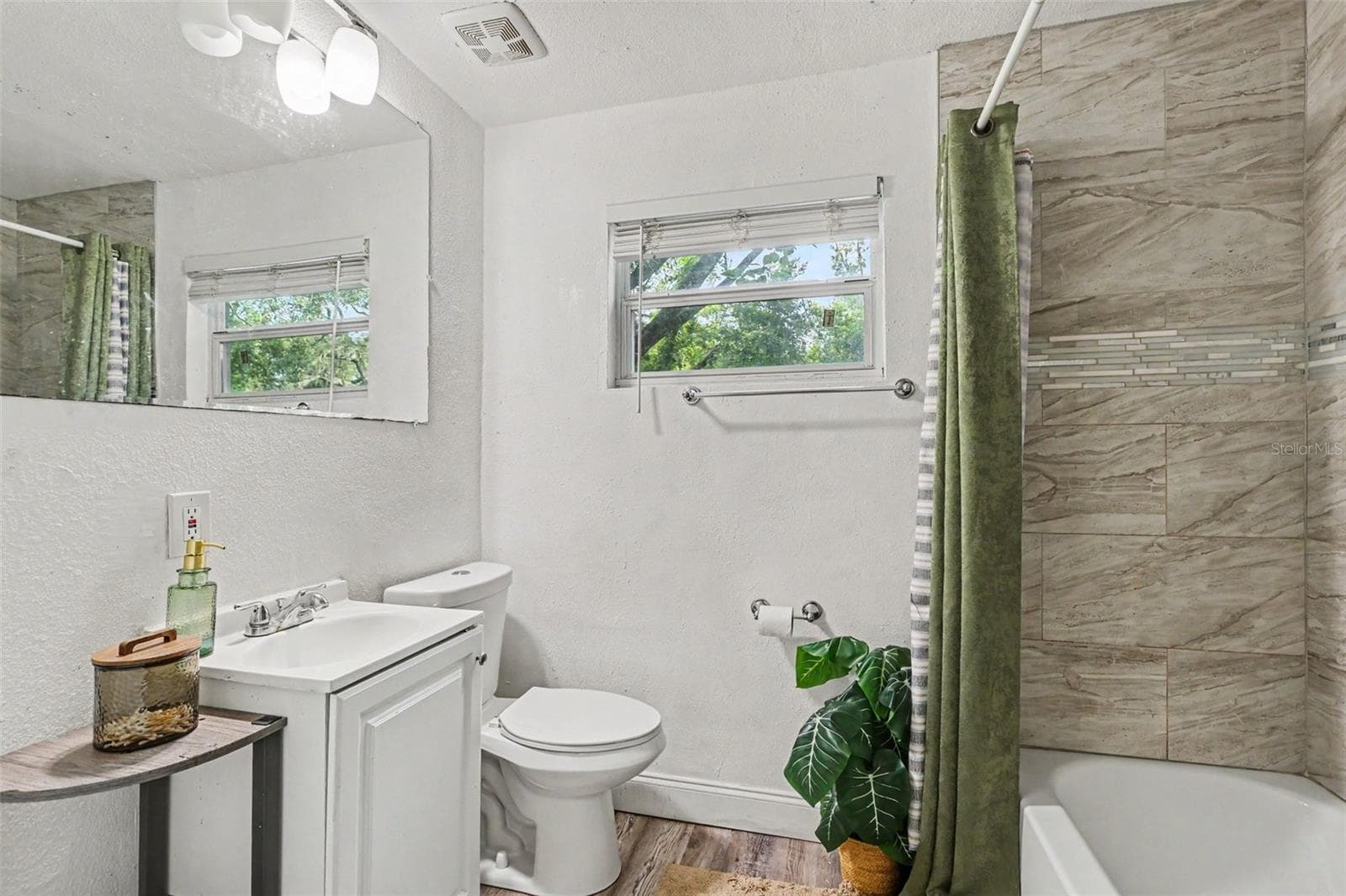 Single Family Residence at 919 E BOUGAINVILLEA AVE, TAMPA, photo 14 of 18