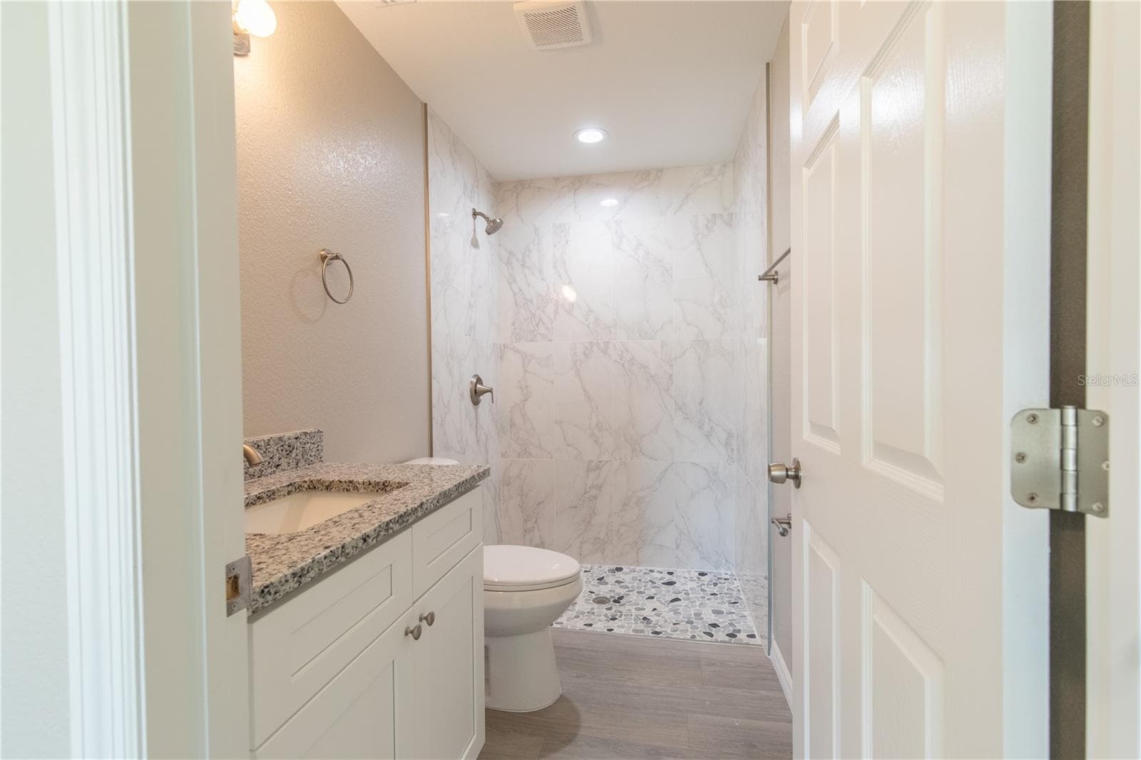 Primary Bathroom - 11506 SW LEMON AVE, ARCADIA