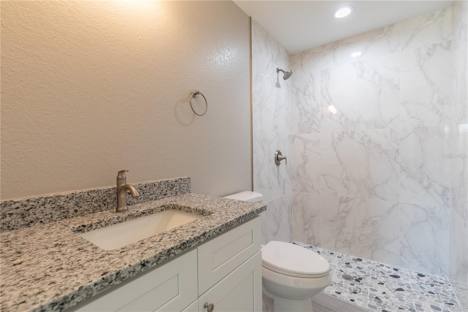 Primary Bathroom - 11506 SW LEMON AVE, ARCADIA