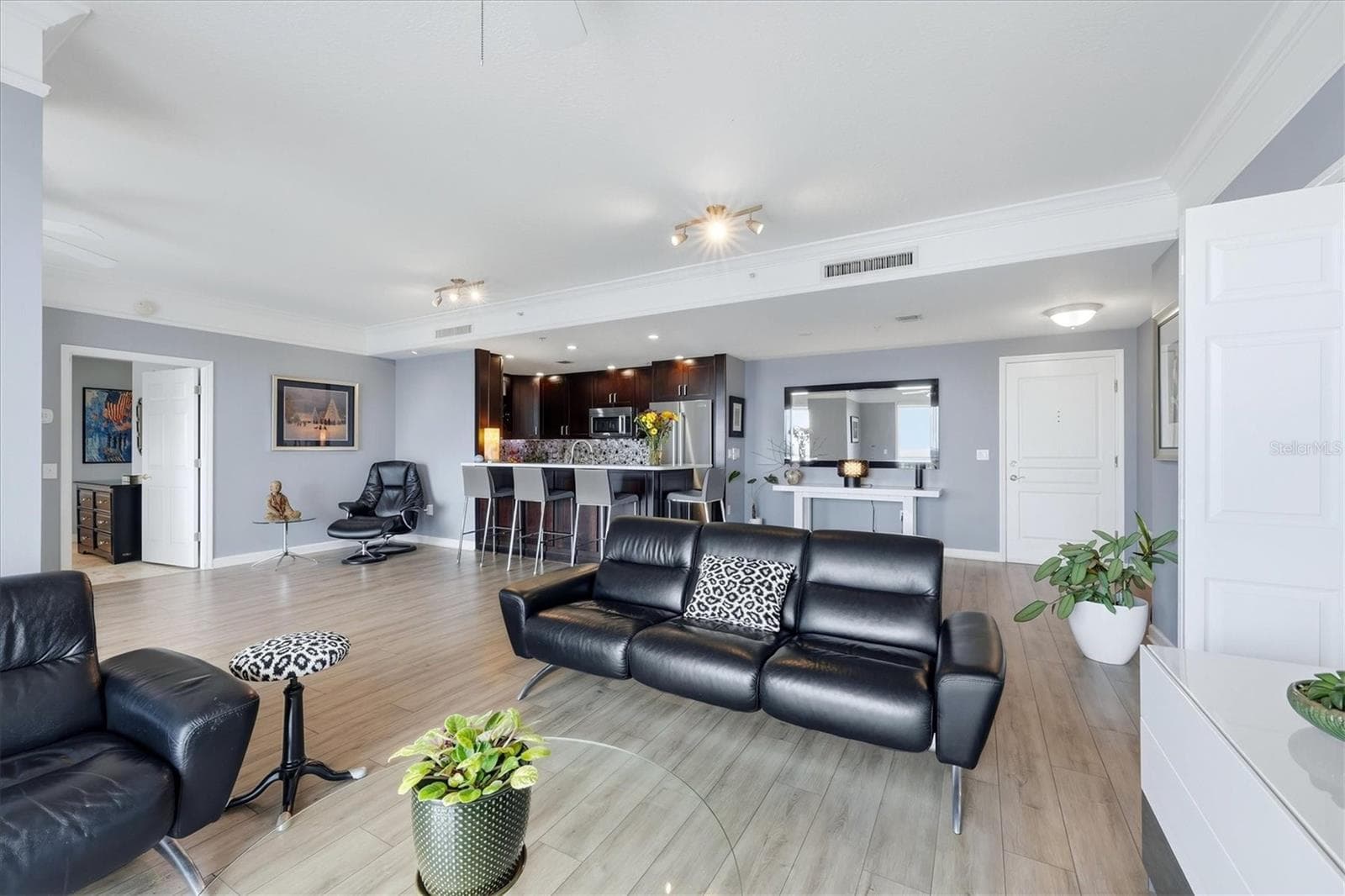 Condominium at 750 TAMIAMI TRL #1506, SARASOTA, photo 6 of 57