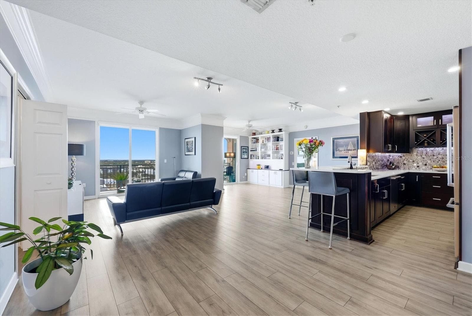 Condominium at 750 TAMIAMI TRL #1506, SARASOTA, photo 13 of 57