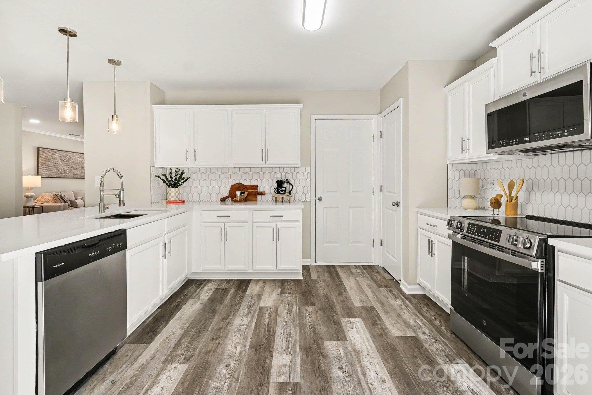 A fresh new look - 6826 Broad Valley Court, Charlotte