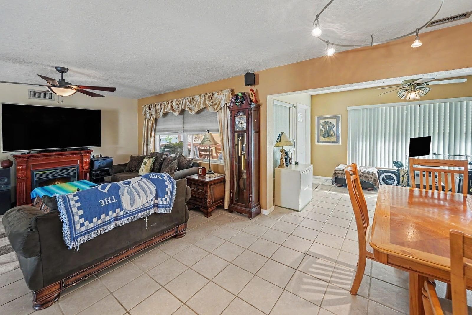 Single Family Residence at 1945 SOUVENIR DR, CLEARWATER, photo 8 of 30