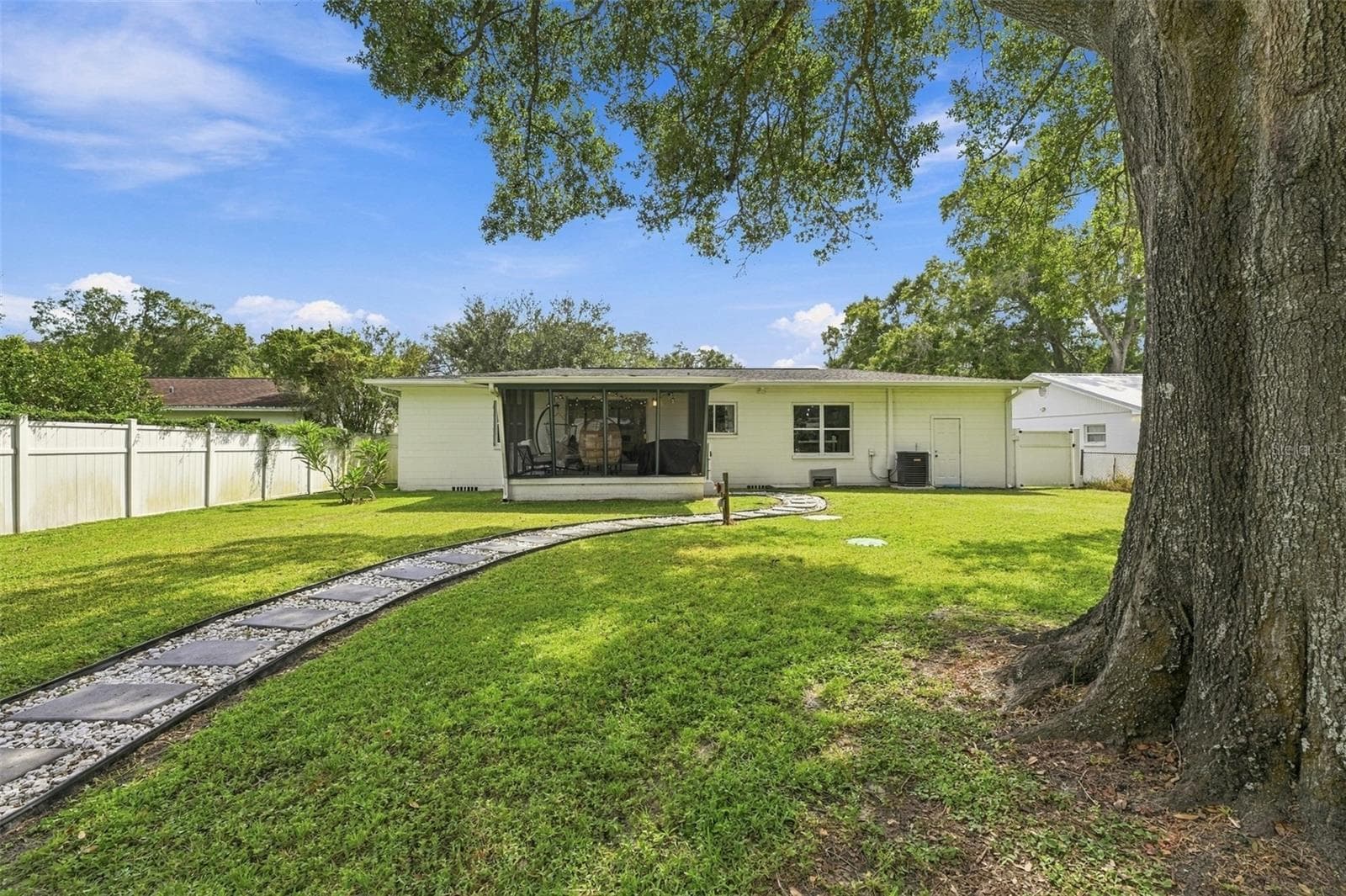 Single Family Residence at 125 SIOBHAN AVE, TAMPA, photo 40 of 42