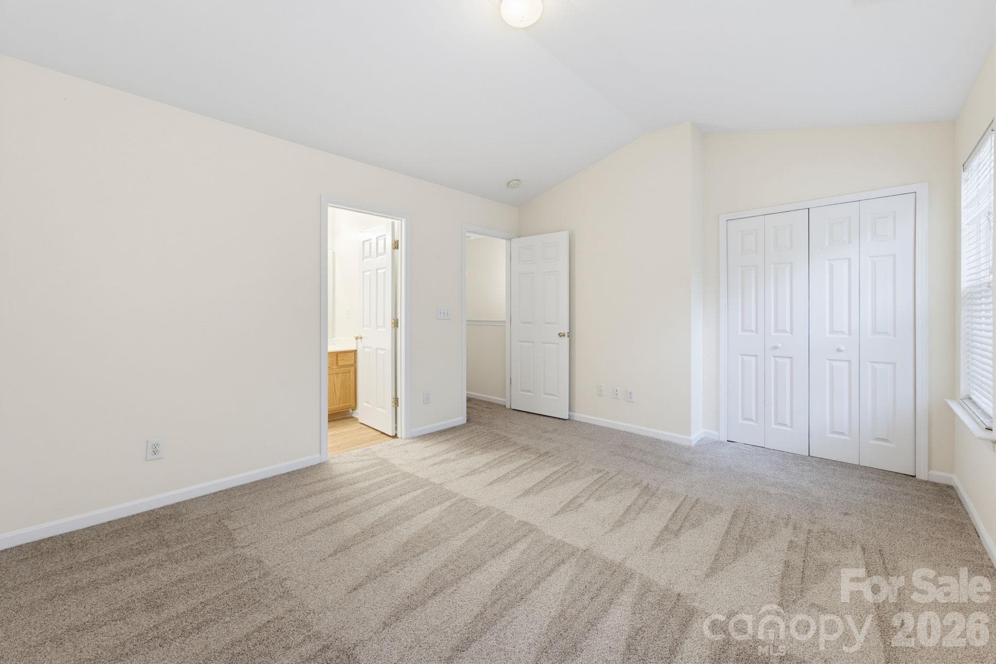 Townhouse at 2176 Winthrop Chase Drive, Charlotte, photo 17 of 34