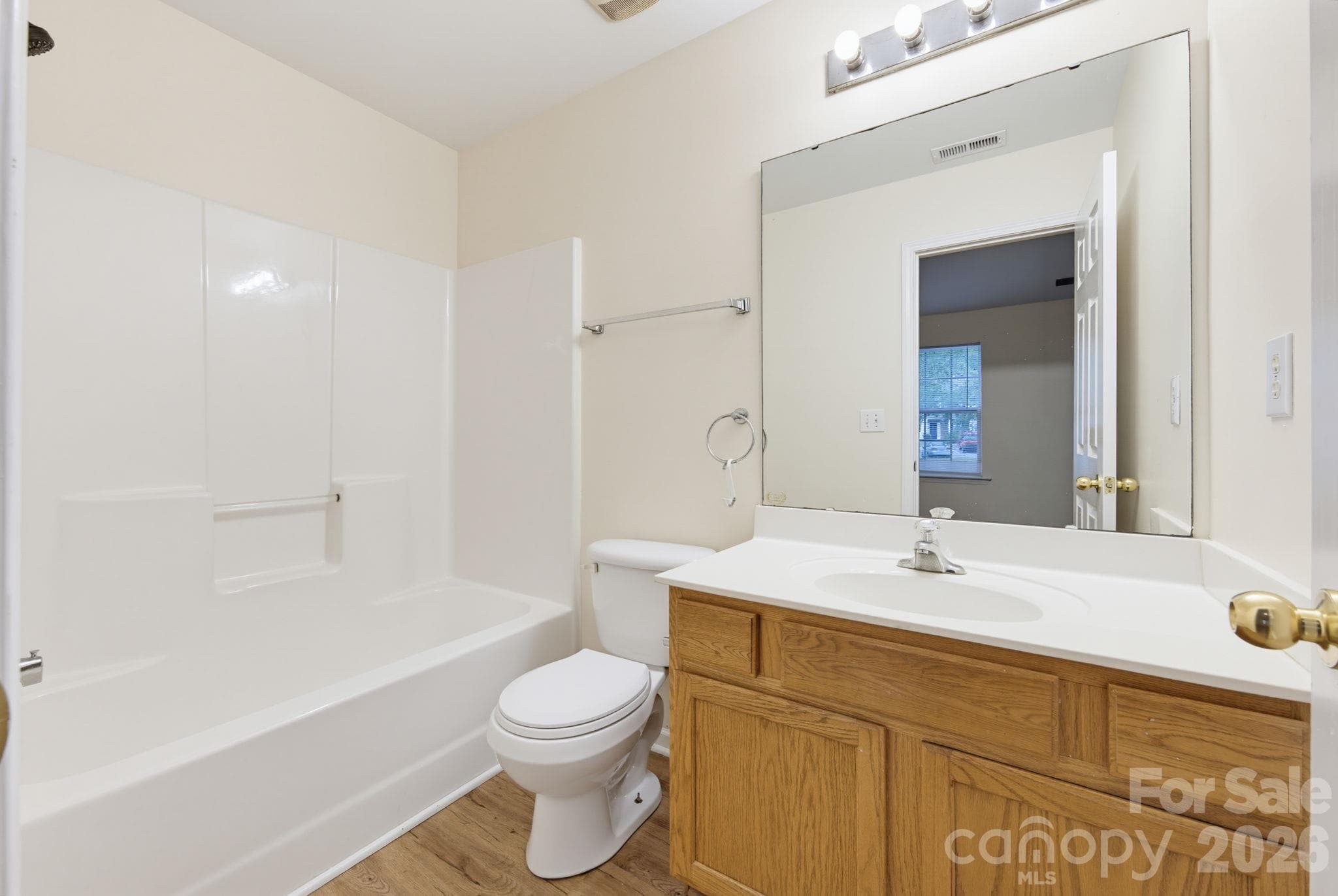 Townhouse at 2176 Winthrop Chase Drive, Charlotte, photo 19 of 34
