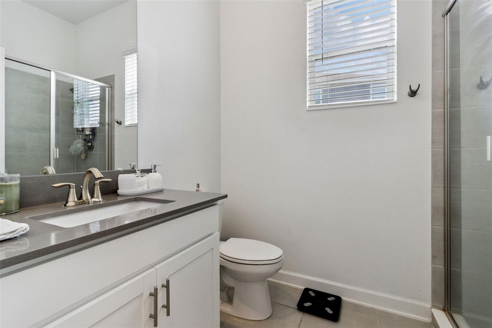 Bathroom Guest Apartment - 4409 EASTMINSTER RD, DAVENPORT