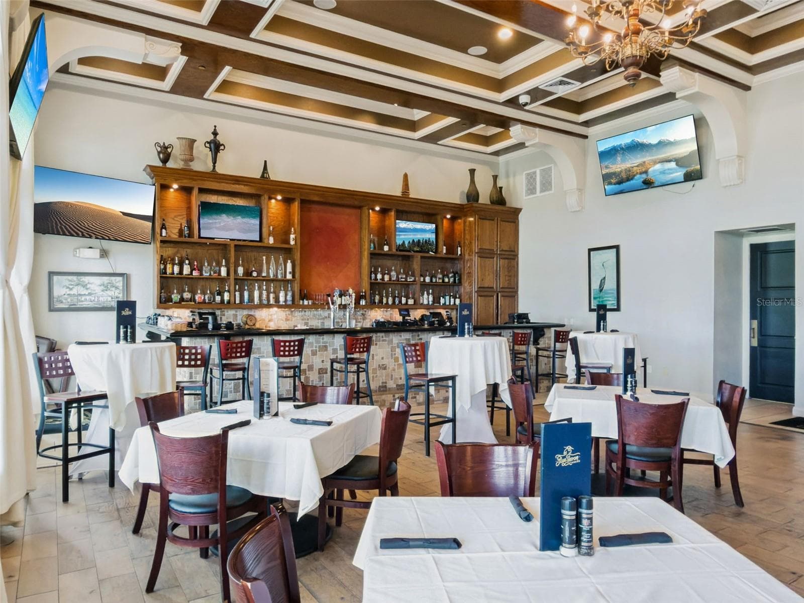 Restaurant - 4409 EASTMINSTER RD, DAVENPORT
