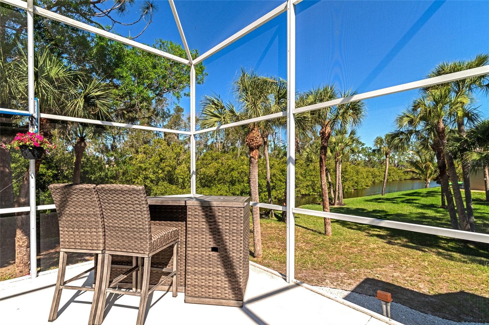 Water views - 1101 KINGS WAY DR, NOKOMIS