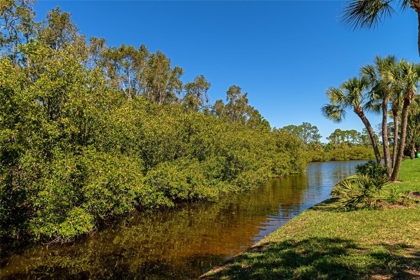 Water Way - 1101 KINGS WAY DR, NOKOMIS