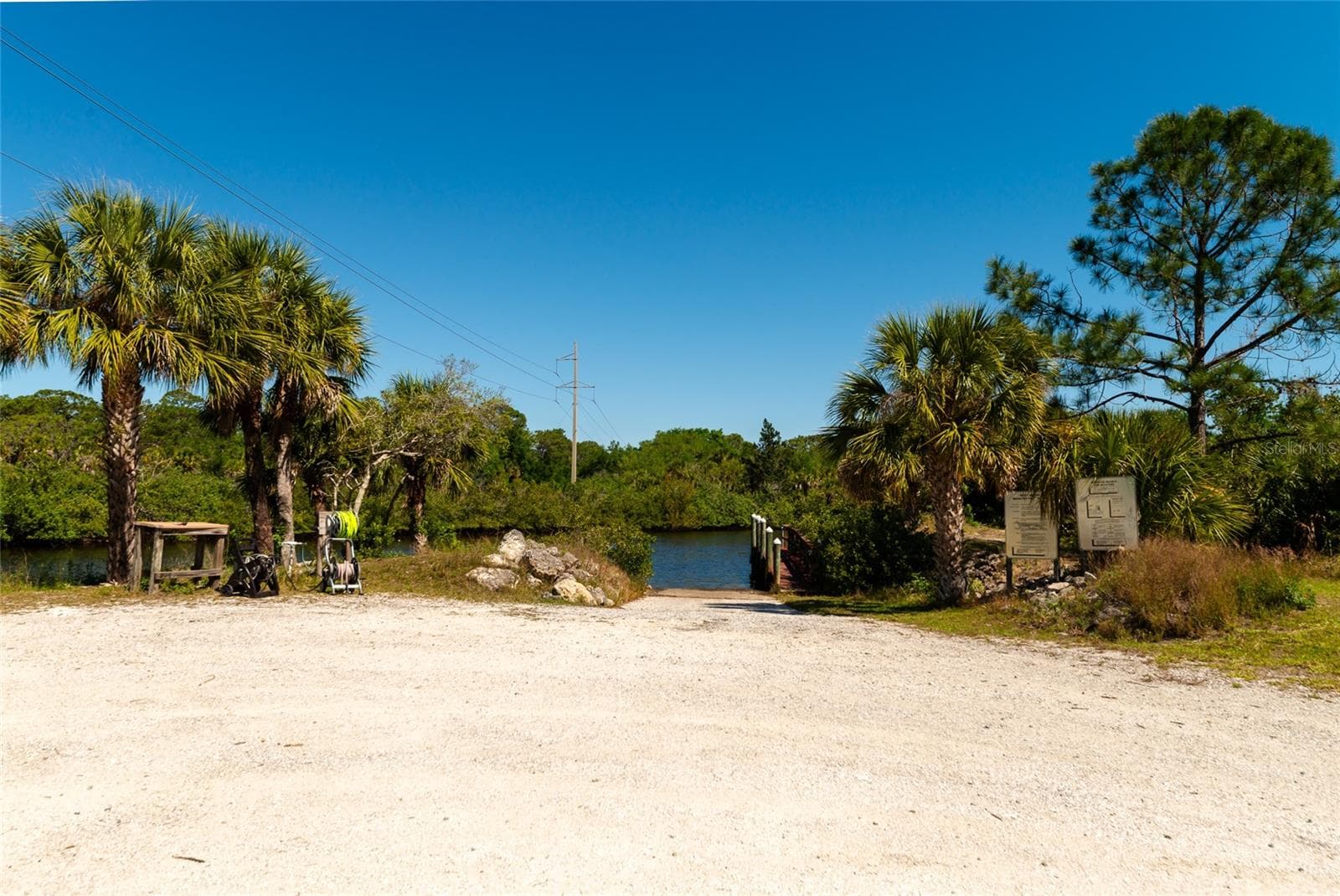 Private Community Boat Ramp - 1101 KINGS WAY DR, NOKOMIS