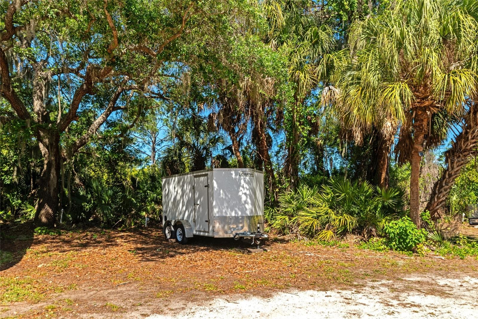 RV and Work Vehicle Lot - 1101 KINGS WAY DR, NOKOMIS
