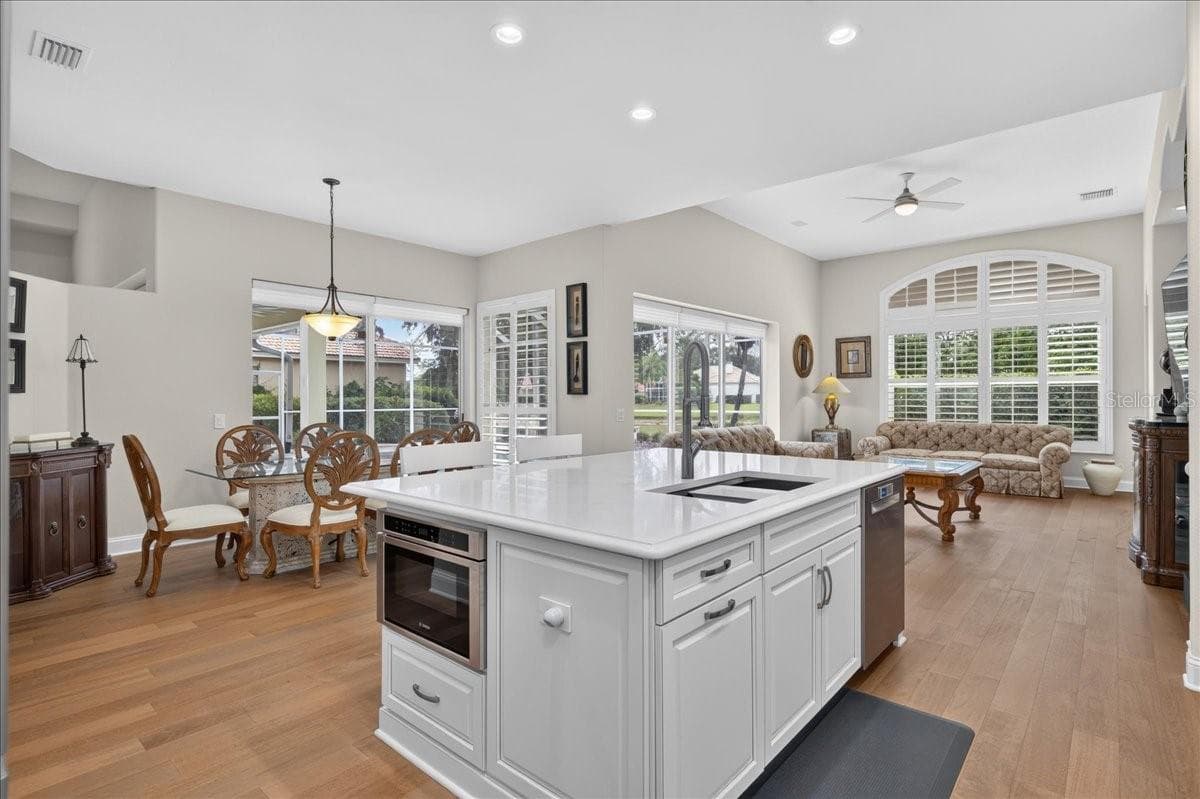 Single Family Residence at 9101 WOODRIDGE RUN DR, TAMPA, photo 14 of 100