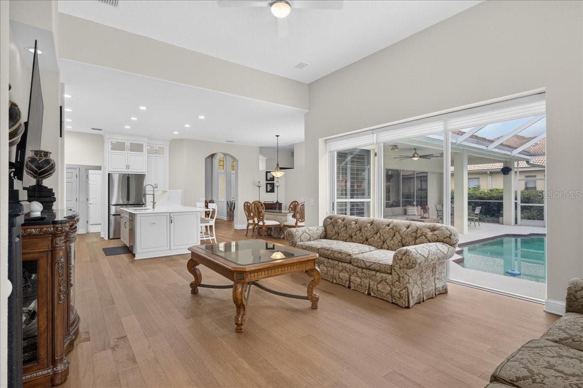 Single Family Residence at 9101 WOODRIDGE RUN DR, TAMPA, photo 60 of 100