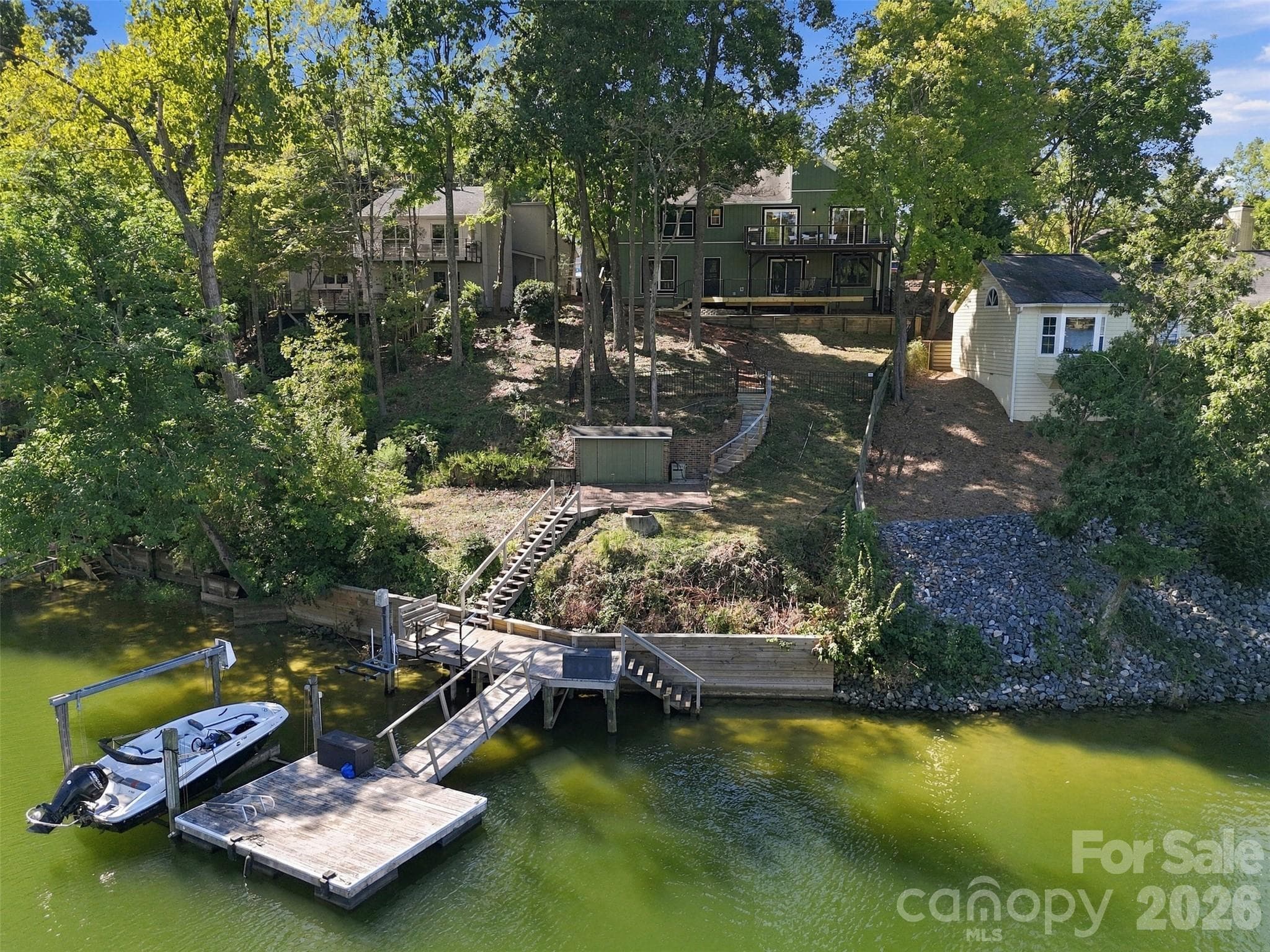 Dock, floating dock, stairs into lake and boat lift - 9071 Tulagi Court, Tega Cay
