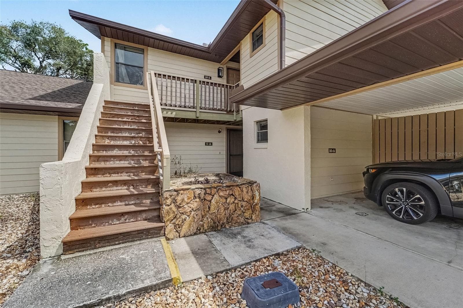 Front Entry - 175 E HARTFORD ST #5A, HERNANDO