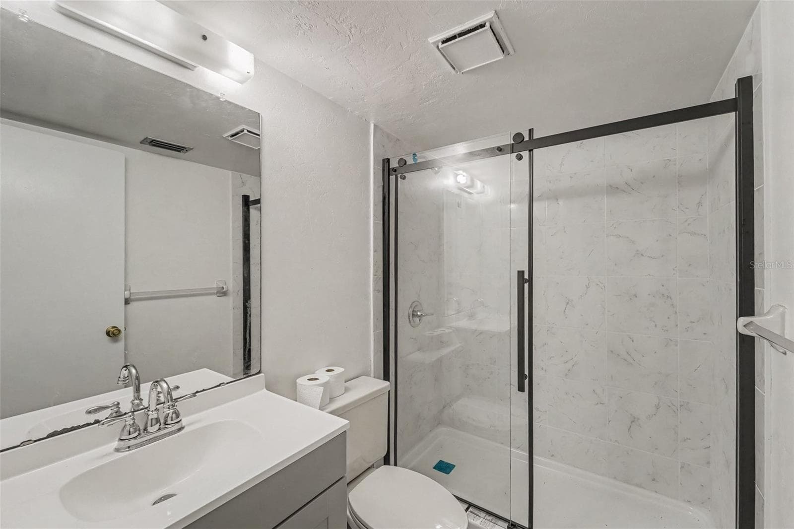Master Bath - 175 E HARTFORD ST #5A, HERNANDO