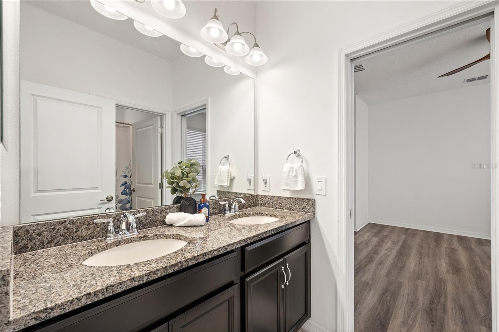 Guest Bathroom 1, First Floor - 1168 PANDO LOOP, ORLANDO